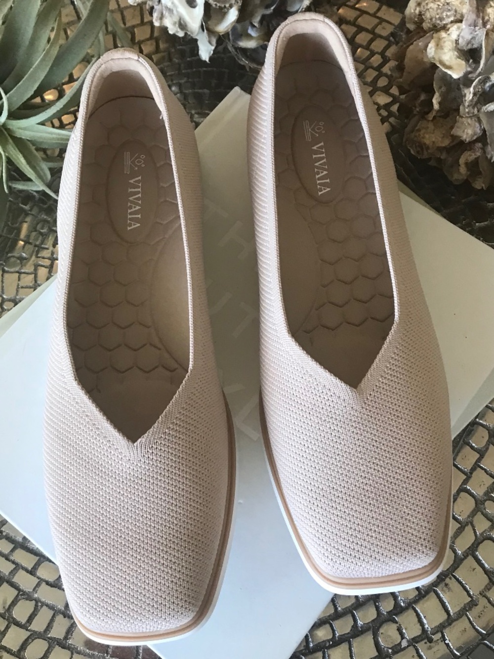 VIVAIA ALMOND MABLE SQUARE-TOE ALL DAY STANDING FLATS